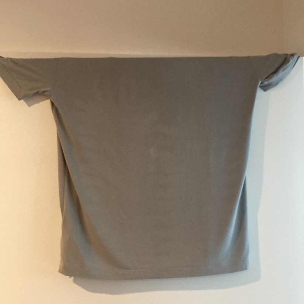 Giorgi Armani Italian-made relaxed-fit buttonless collared shirt - Picture 4 of 10